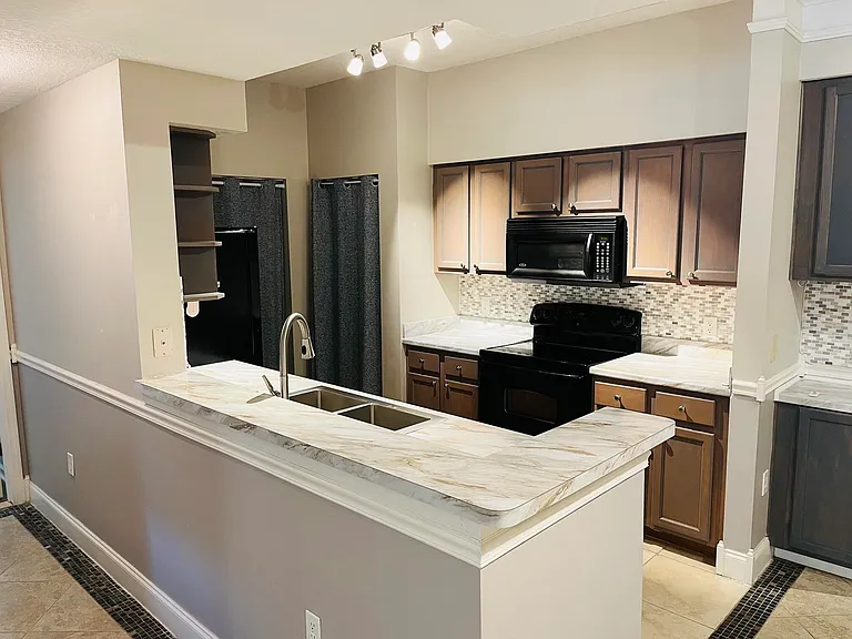 6101 Myrtlewood Cir W — Photo 3