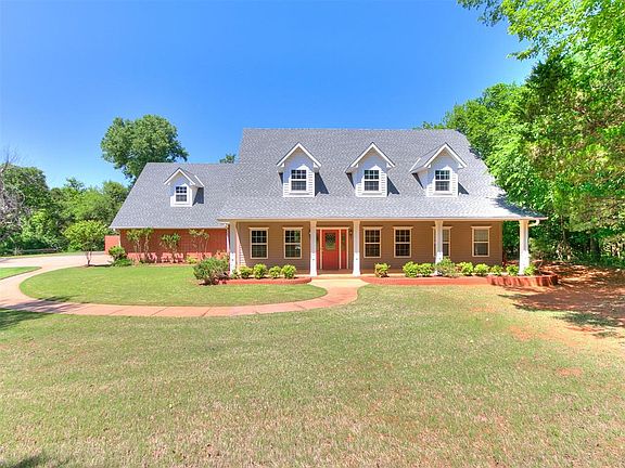 2nd image of 1851 Silver Oaks Dr