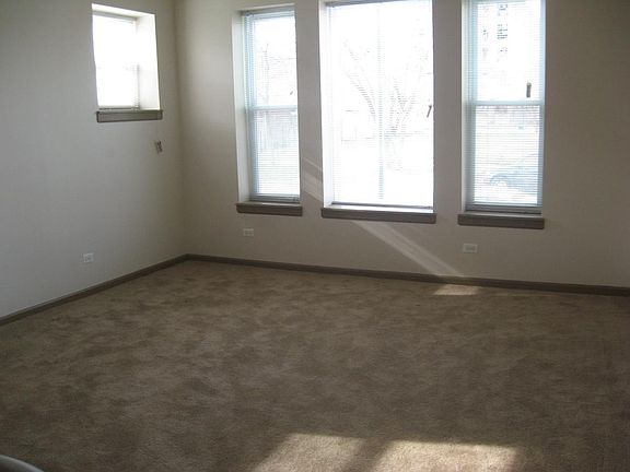 3rd image of 5929 S Wabash Ave #1