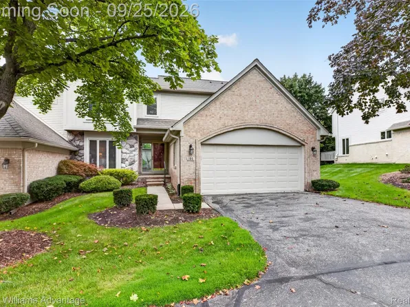105 Hampton Ct, Northville, MI 48168