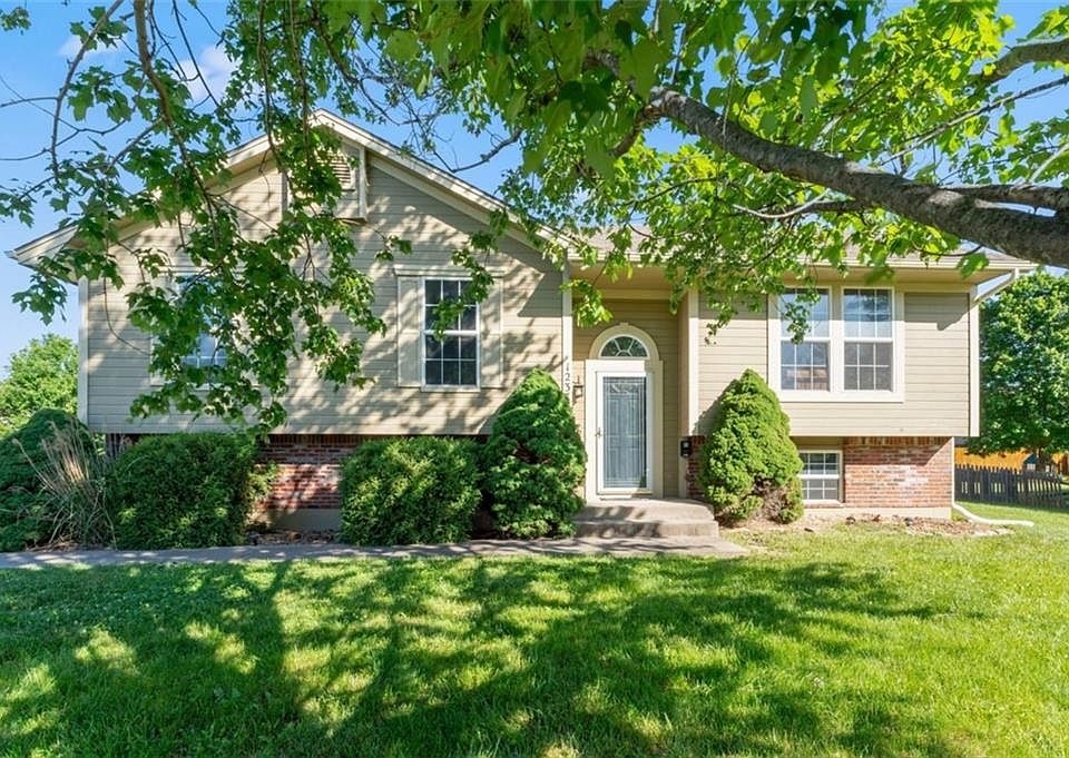 1st image of 1237 SE Scenic Dr