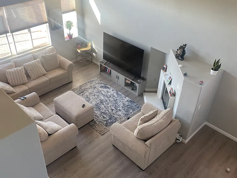 5449 Essex Dr — Photo 3