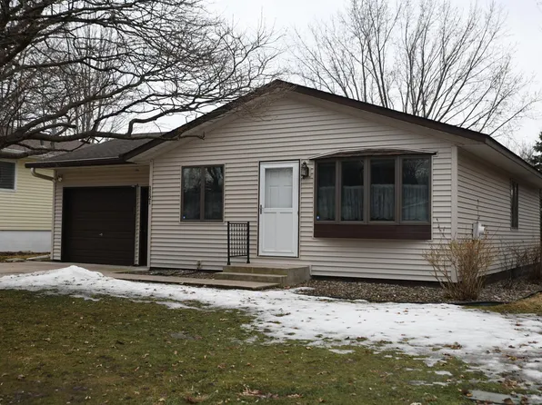 1121 4th St W, Hastings, MN 55033