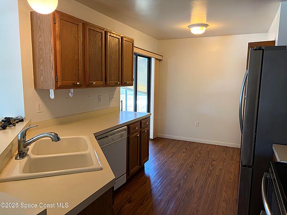 4th image of 618 Americana Blvd NE