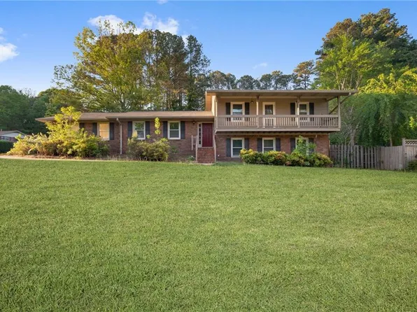 1458 Tall Pines Dr, Douglasville, GA 30134