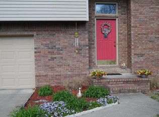 829 Rosemary Ave, Aurora, MO 65605