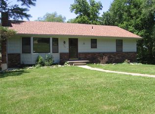 8602 SE King Hill Rd, Saint Joseph, MO 64504