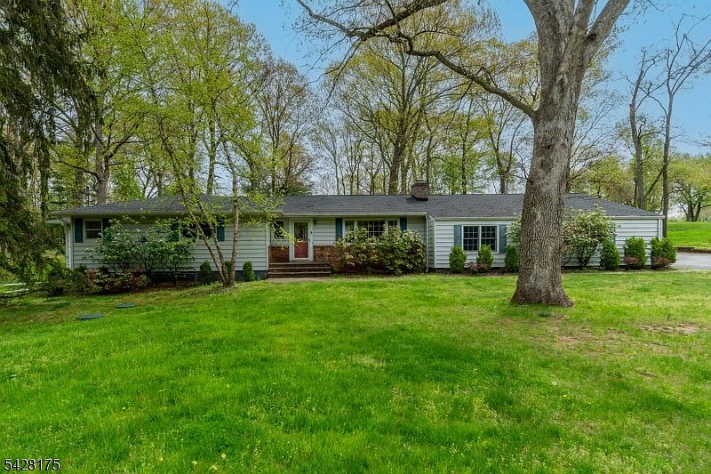 1st image of 19 Floral Rd