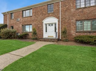 97B Troy Dr BLDG 12 #B, Springfield Twp., NJ 07081