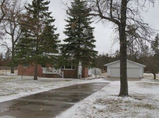 72 W Arthur Randall Dr, Mio, MI 48647