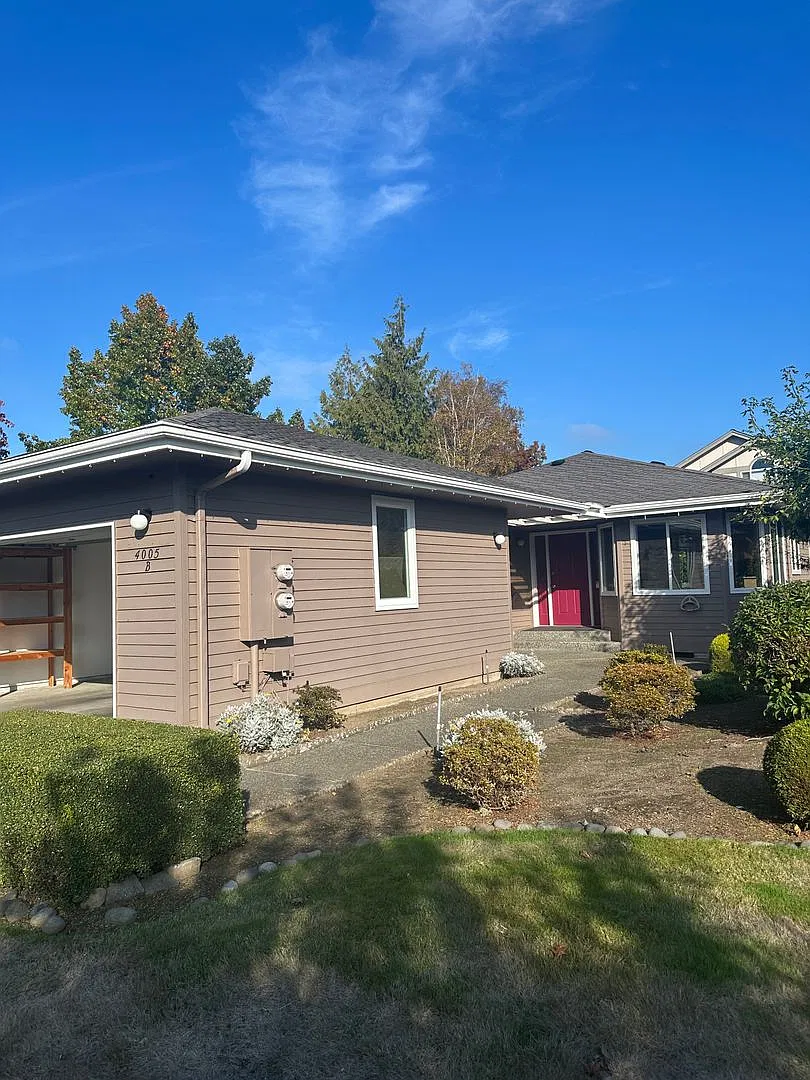 Available Now 55+ Community - 4005-B Village Dr — Photo 1