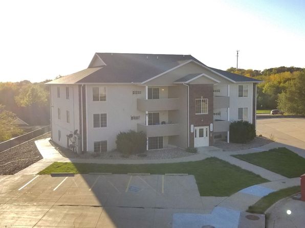 440 Iris Ct