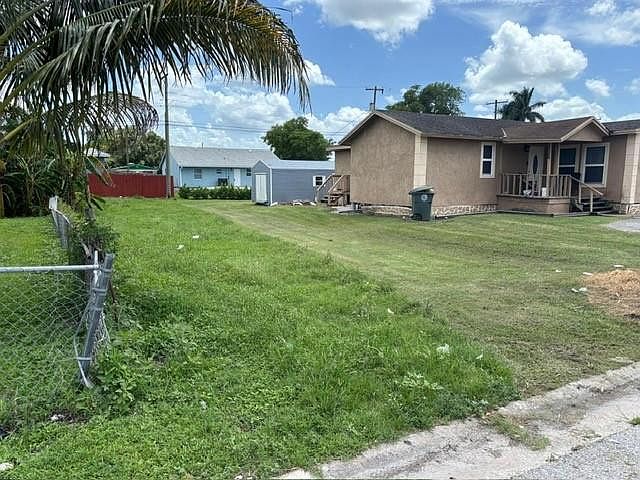 1st image of 525 SW 9th Street