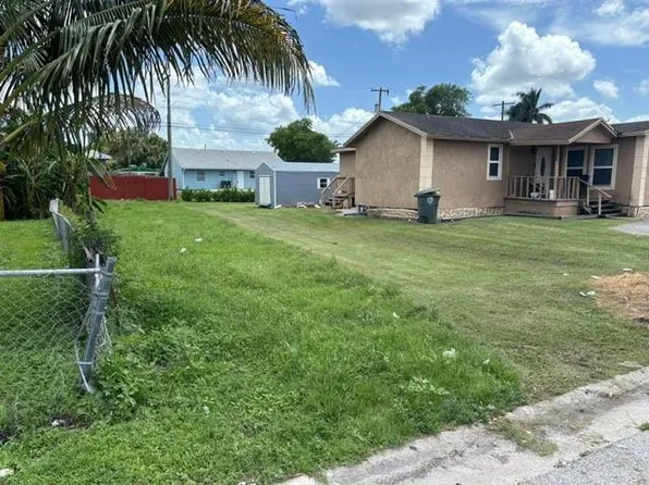 525 SW 9th Street, Belle Glade, FL 33430