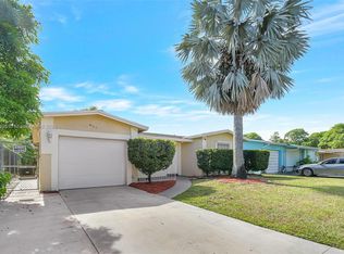 880 SW 64th Ter, North Lauderdale, FL 33068