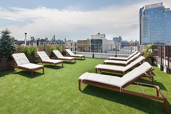 Rented by MNS | media 18