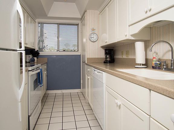 5th image of 940 Highway 98 E Unit 100