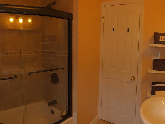 2nd image of 1714 N Gardiner Dr