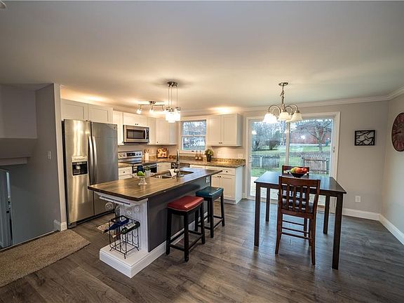 5th image of 3304 Wildflower Dr