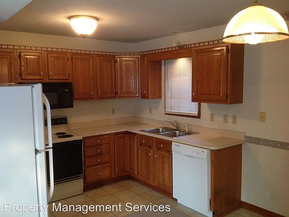 4th image of 52316 Country Ct