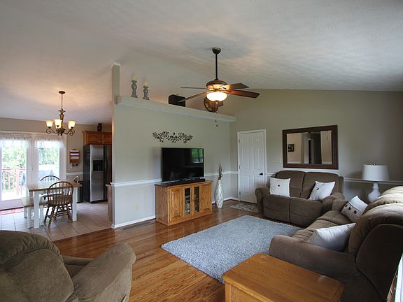 5th image of 522 Meadowview Dr