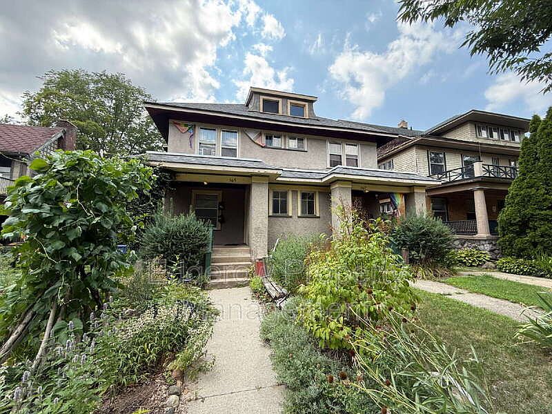 1st image of 569 Paris Ave SE APT A