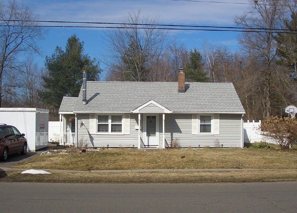 For Sale: 108 Crescent Drive, East Hartford, CT 06118