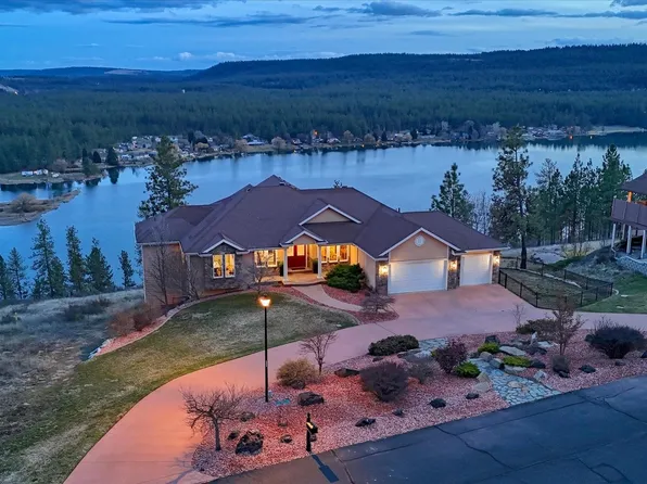 10673 W Lakeside Ln, Nine Mile Falls, WA 99026