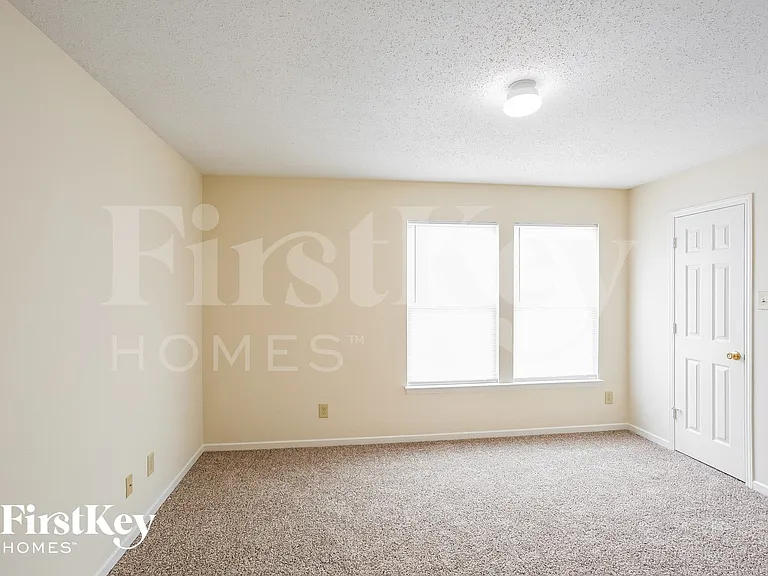 1079 King Maple Dr — Photo 10