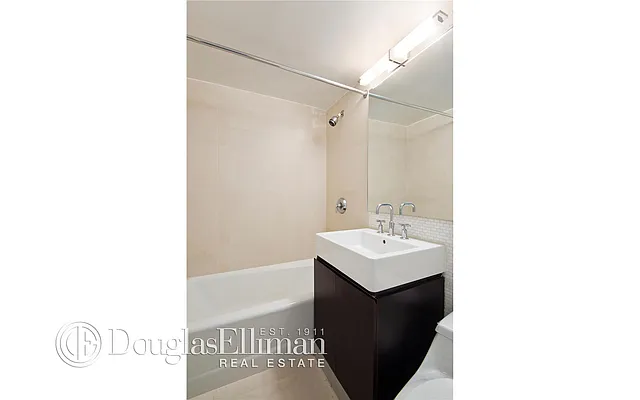 Rented by Douglas Elliman | media 15