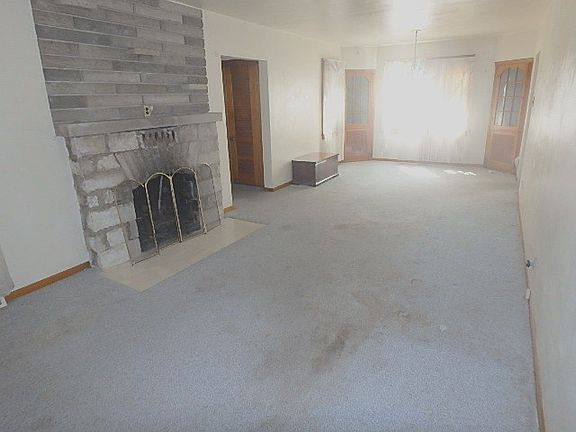 4th image of 1328 Hirsch Ave