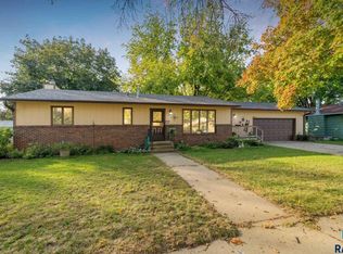 31 Park Ln, Canton, SD 57013
