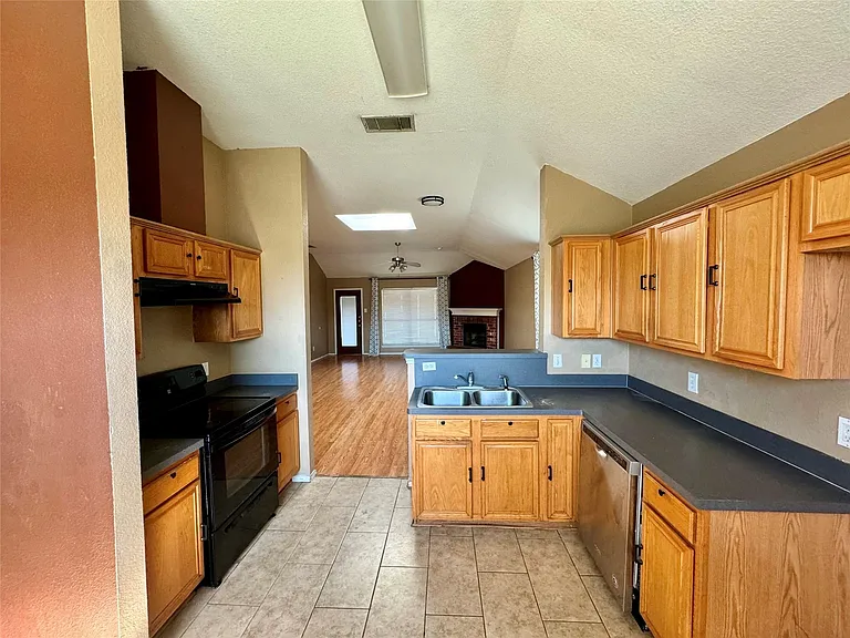 1425 Teal Way — Photo 4