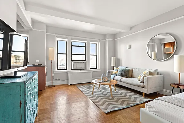 Sold by Compass | media 2