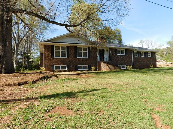 2nd image of 710 Dogwood Ln