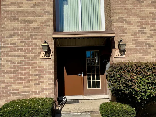 1712 Washtenaw Ave, Ypsilanti, MI 48197