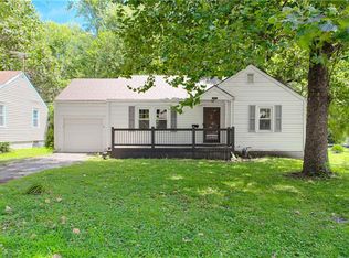 8429 Madison Ave, Kansas City, MO 64114