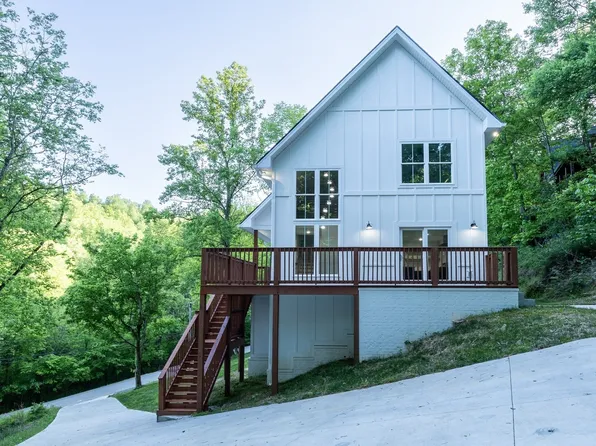 670 Harbor Dr, Lancaster, TN 38569
