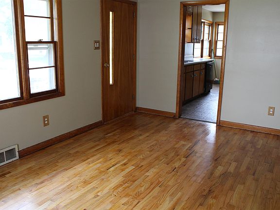 5th image of 1145 N Garfield St