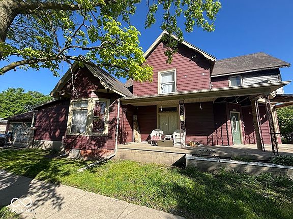 2nd image of 100 N College St