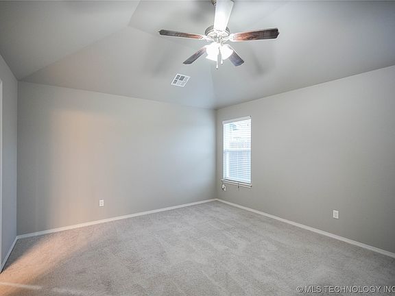 5th image of 3508 E Rockport St