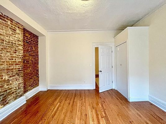 1st image of 164 E 88th St #7