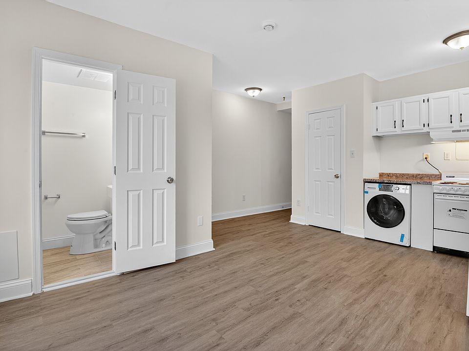 2nd image of 2425 Mount Vernon Ave APT 7