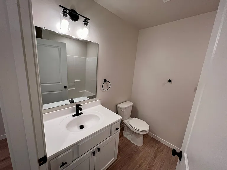 826-834 Thames Ct #1008 — Photo 9