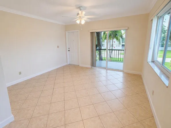 520 NE 46th St APT 5, Boca Raton, FL 33431