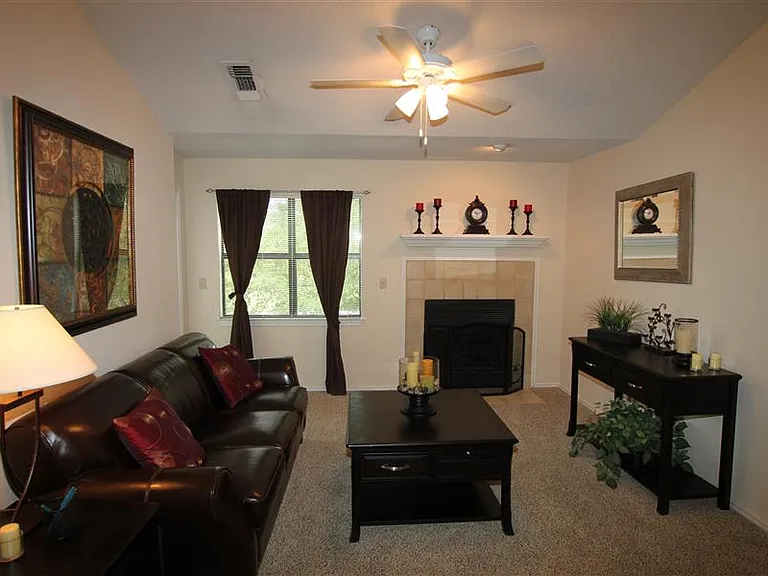 The Ethans Apartments — Photo 25