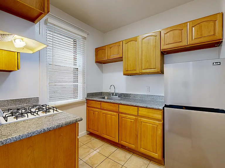 720 Jones St #27 — Photo 1