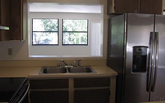 4th image of 200 Beechwood Ln