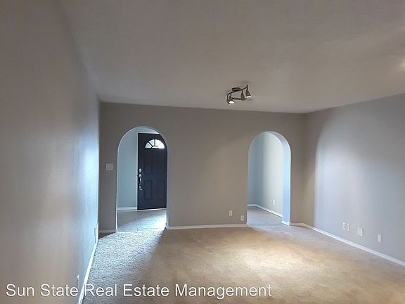 5th image of 5513 Calle Cumbre NW