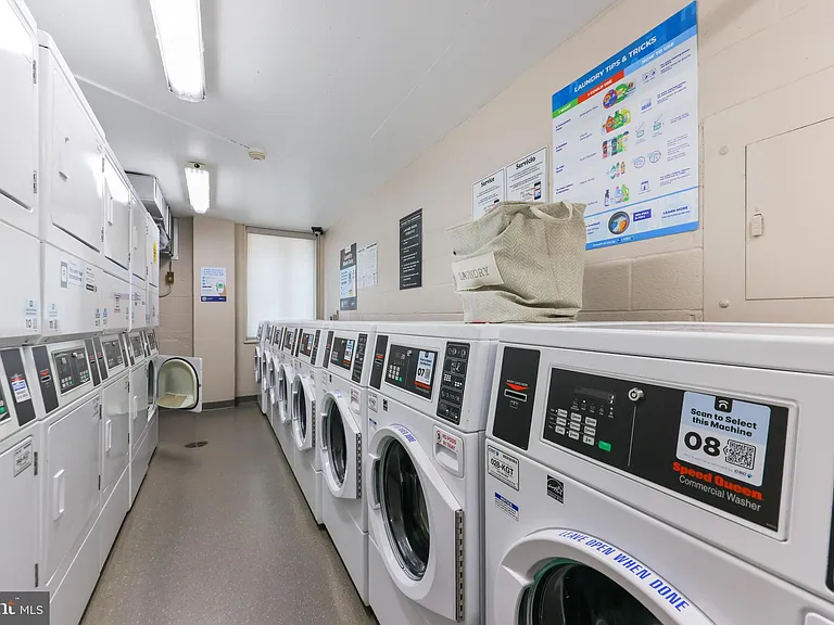 1 E University Pkwy #106 — Photo 31